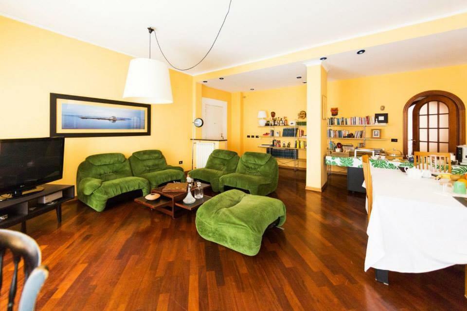 I Quattro Gattoni Hotel เนเปิลส์ ภายนอก รูปภาพ