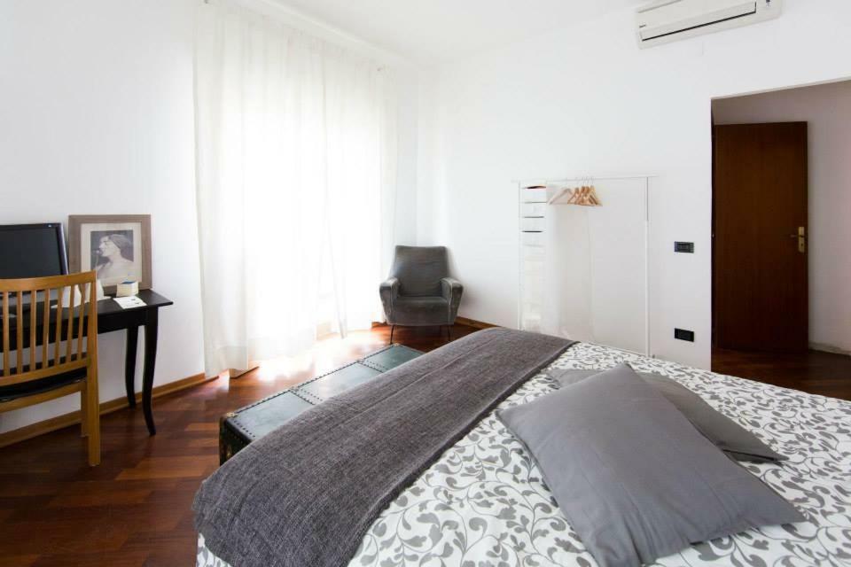 I Quattro Gattoni Hotel เนเปิลส์ ภายนอก รูปภาพ